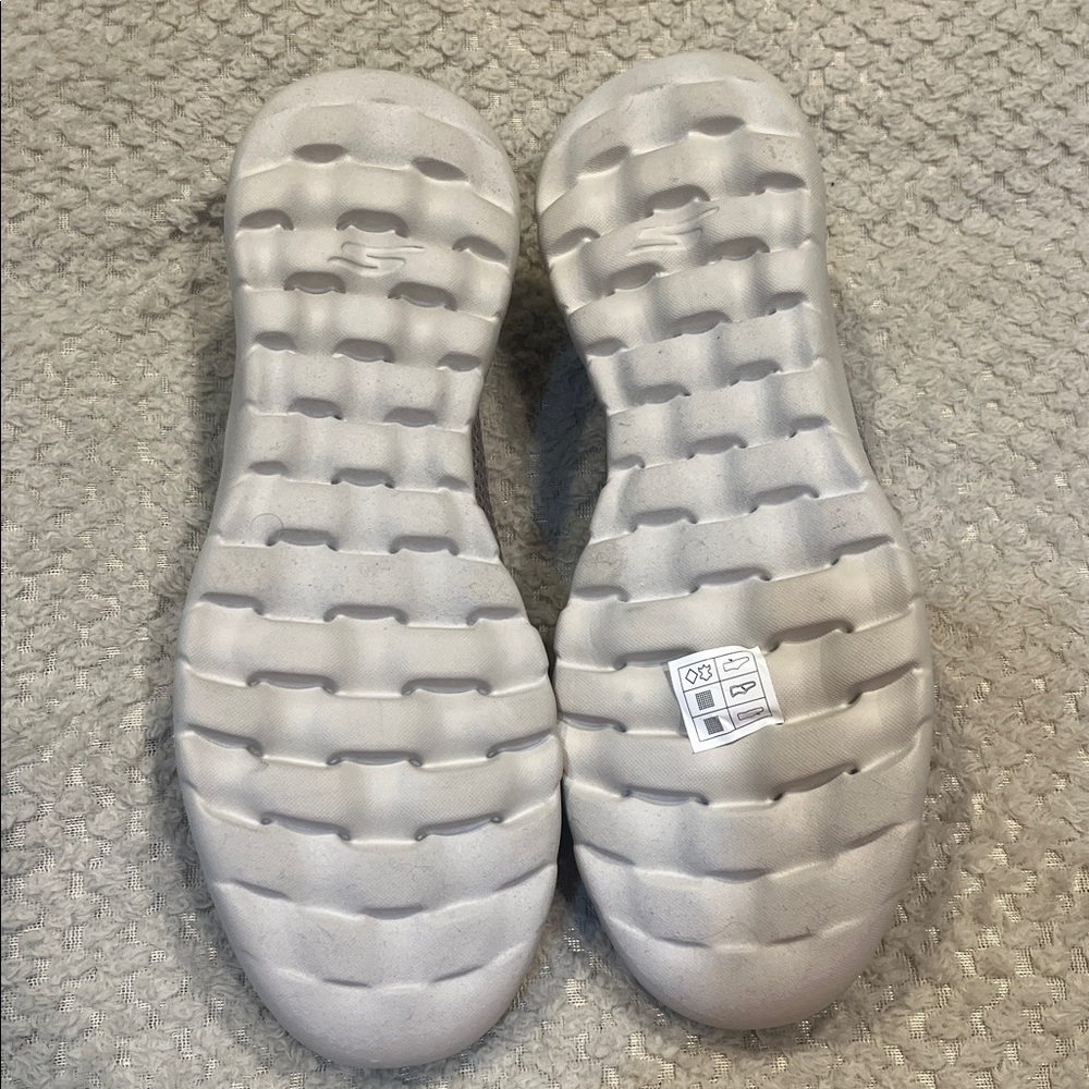 Skechers GO Walk Joy women's walking shoes. Size 9. - Picture 3 of 3